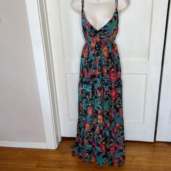 Flying Tomato ISLAND DREAMS WOVEN MAXI DRESS Size Small Nwot Black Floral - Picture 2 of 9